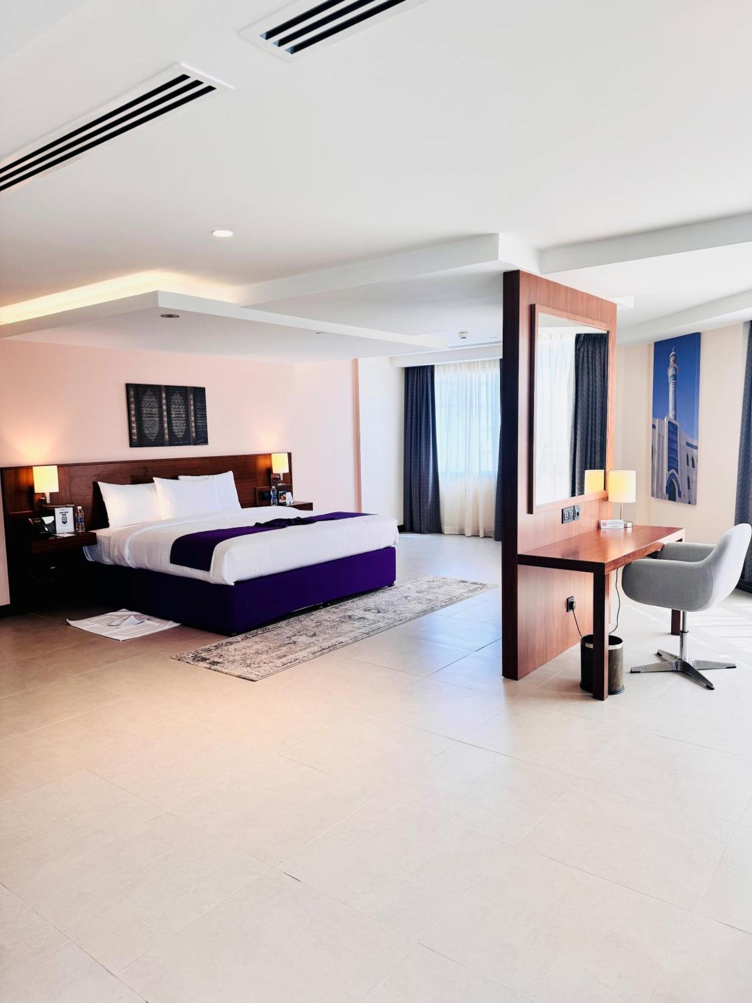 Kyriad Hotel ซาลาลาห์ ภายนอก รูปภาพ