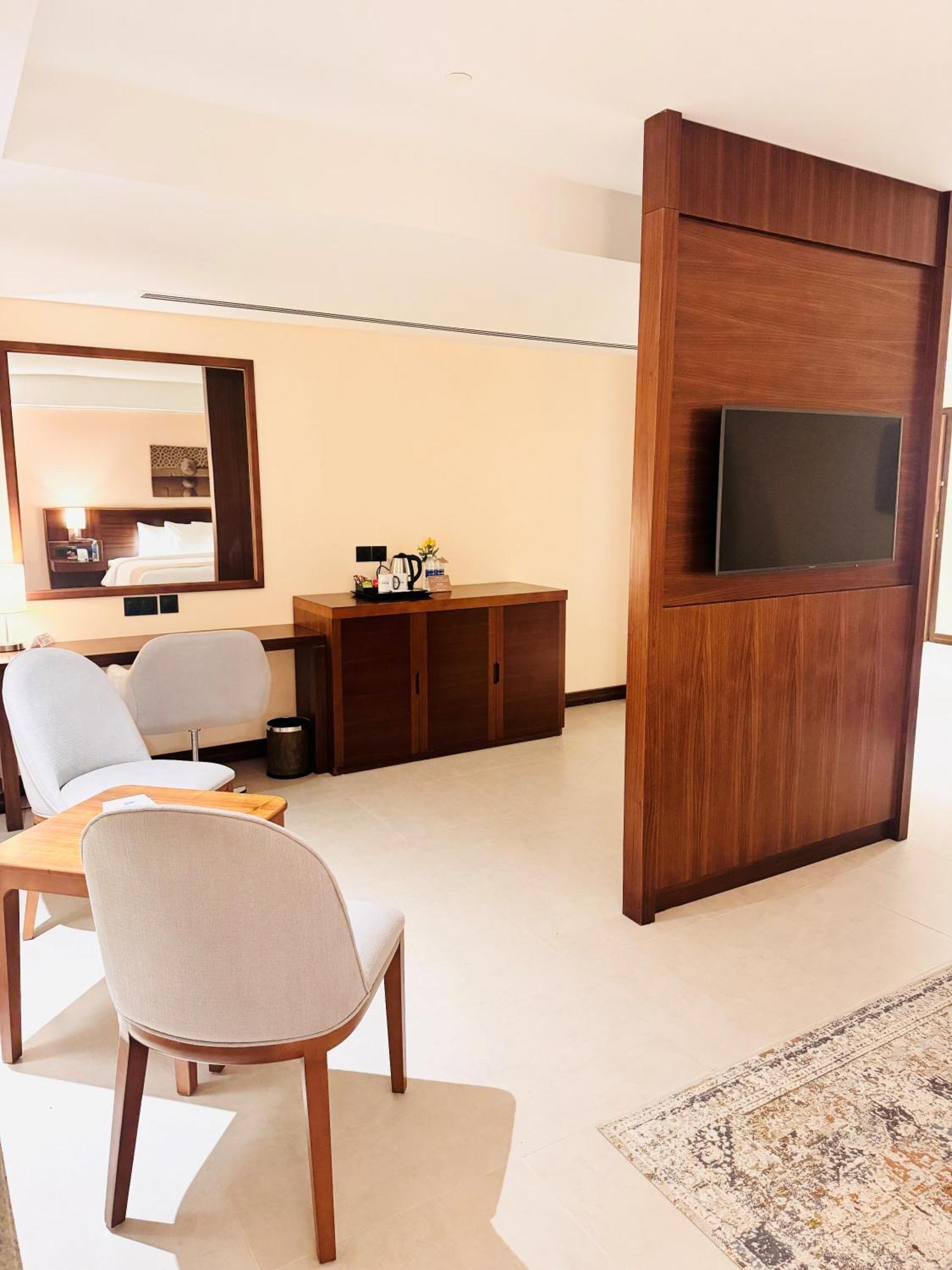Kyriad Hotel ซาลาลาห์ ภายนอก รูปภาพ
